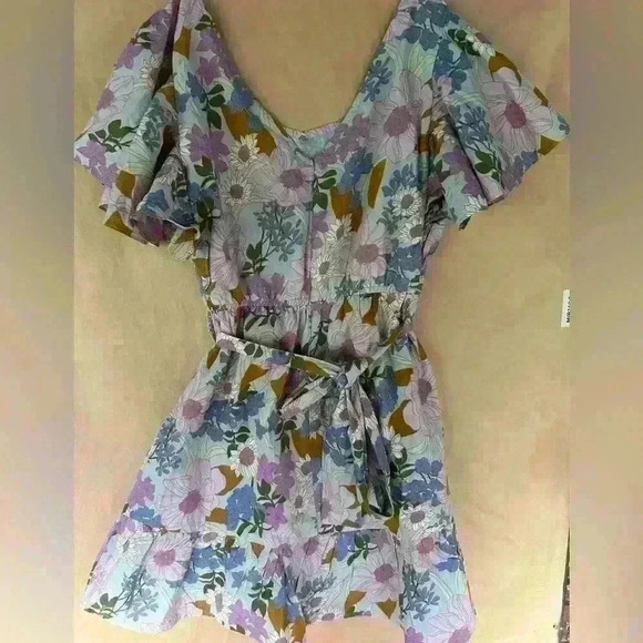 Sim & Sam Dresses & Skirts - NWT Sim & Sam floral mini size S
